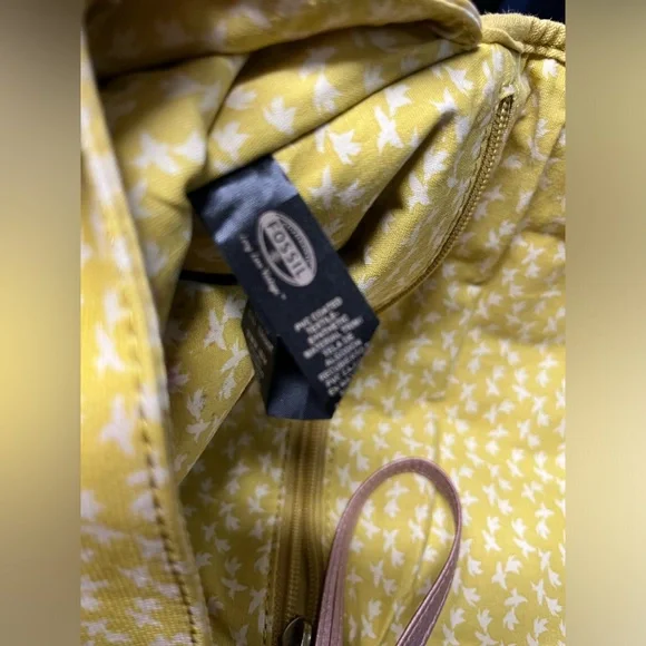 Fossil Crossbody purse yellow birds and trees - Picture 10 of 10